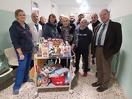 Goretti, la Befana degli ultras della Lazio consegna doni ai bambini ricoverati
