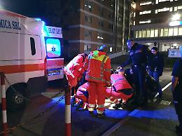 Ubriaco semina il caos  al Goretti: fermato mentre cerca la fuga