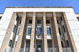 Stalking, violò il divieto con il braccialetto: a luglio l’udienza con i testimoni