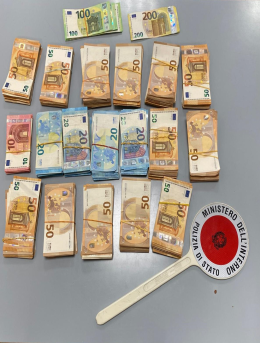 Esami per la patente con il trucco, sequestrati 73mila euro e indumenti per nascondere le videocamere e auricolari
