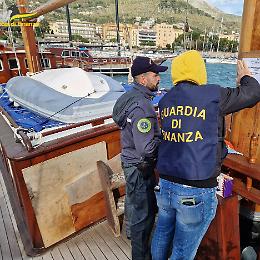 Il giallo della proprietà del caicco