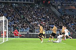 La Lazio delle meraviglie batte la Real Sociedad e vola agli ottavi