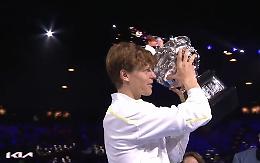 Sinner è un alieno, supera Zverev in tre set e vince il terzo major della sua carriera