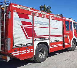 La lavatrice sul balcone va a fuoco, attimi di paura in centro