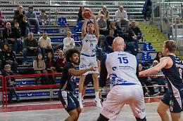 Latina subisce la 19esima sconfitta, Montecatini vince con facilità
