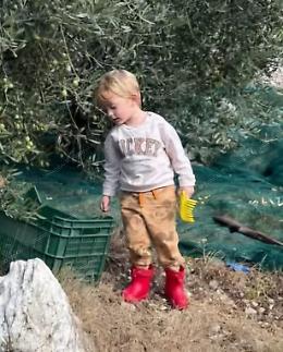 Malore in piscina, muore bimbo di 3 anni