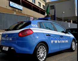 Rubano in un market e scappano, presi e arrestati dalla Polizia