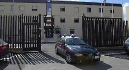 Semina il panico armato di machete e katana: denunciato