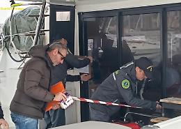 Sequestrate 5 barche al broker abusivo