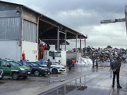 Quattro arresti per traffico di rifiuti, 54 indagati e sequestri per tre aziende
