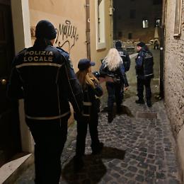 "Movida sicura", controlli e sanzioni. Impiegate anche le unità cinofile