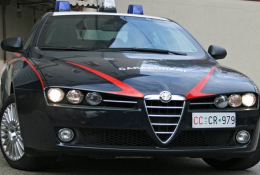 In auto con un piede di porco, denunciata una donna 