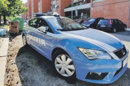 Due chili di droga in casa di una coppia:  un uomo di 39 anni finisce in carcere, indagata anche la moglie
