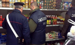 Blitz del Nas, sequestrati 120 chili di alimenti in un supermercato