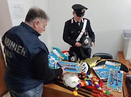 Controlli sui prodotti di Carnevale, sequestri e sanzioni per un negozio di casalinghi