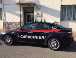 Perseguita la ex e il suo nuovo compagno, braccialetto elettronico per un 55enne