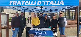 Fratelli d'Italia, firme in piazza Roma per proteggere le forze dell’ordine