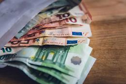 Salari in Italia ancora in affanno: in 15 anni persi quasi 9 punti di potere d'acquisto
