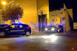 Sabaudia, assalta supermercato armato di ascia: arrestato 31enne per rapina e minacce