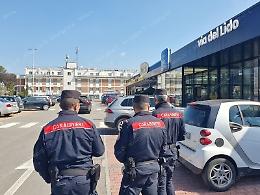Centro commerciale sequestrato in via del Lido, chiusura rinviata