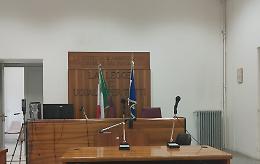 Stalking sulla ex, agente della Penitenziaria patteggia la pena 