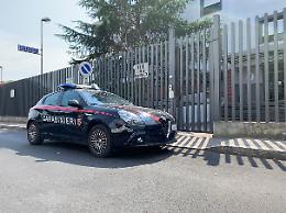 Trovato con 110 grammi di hashish e una pistola a salve: arrestato un 24enne