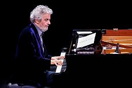 Nicola Piovani torna sul palco del teatro D’Annunzio per i 10 anni di Lievito