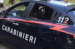 Minaccia i Carabinieri durante una notifica: denunciato 29enne