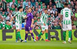 La Fiorentina cede di misura al Betis Siviglia nella semifinale d'andata