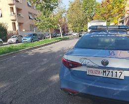 Rapina al market: 32enne resta in carcere, fuga con vino e parmigiano