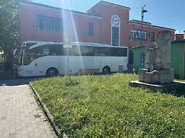 Latina, non c'è posto sul bus: gita annullata per una classe di piazza Dante