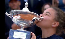 Jasmine Paolini riscrive la storia, batte la Gauff e riporta il titolo in Italia 40anni dopo la Reggi