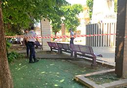 Accoltellato dopo la lite in piazza: aggressore bloccato dalla Polizia Locale