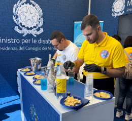L’aperitivo di SpritzAut conquista il Vespucci 