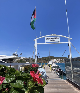 Ponza, assalto notturno alla bandiera palestinese
 