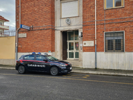 Finge di lavorare per una società di autonoleggio e truffa oltre 6.600 euro: denunciato 58enne