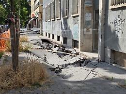 Marciapiede crollato, il Comune scarica le responsabilità sul condominio