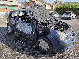 A fuoco l’auto di un pizzaiolo