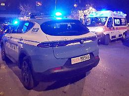Tredicenne investita da un'auto mentre attraversa la strada con la sorellina