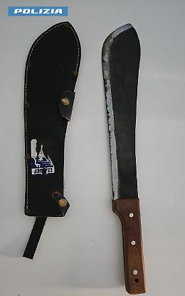 Latina, uomo trovato in possesso di un machete: denunciato dalla Polizia

