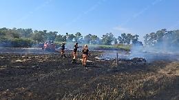 Vasto incendio al lido, task force dei soccorritori