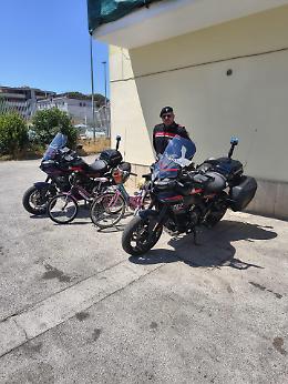 Rubano due biciclette da bambina, denunciati due stranieri