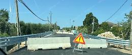 Ponte chiuso da due anni, il quartiere Isole insorge