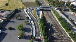 Inaugurato il nuovo ponte stradale che attraversa la ferrovia