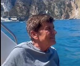 Gianni Morandi trascorre il weekend a Ponza