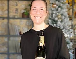 Addio a Mara, la sommelier del cuore: un’intera comunità piange  il talento spezzato sotto le macerie di Essenza