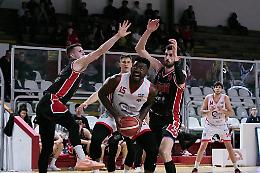 Latina Basket, arriva il "centro" Curtis Nwohuocha