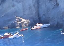 Yacht contro gli scogli a Cala Cecata: interviene anche l’eliambulanza