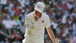 Jannik Sinner riscrive la storia del tennis italiano. Batte Alcaraz e trionfa ai Championhips