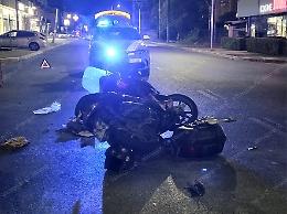 Scontro tra scooter e auto, ferito un sessantenne